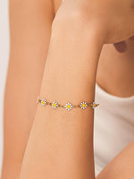 Lea 18K Non-Tarnish Daisy Chain Bracelet